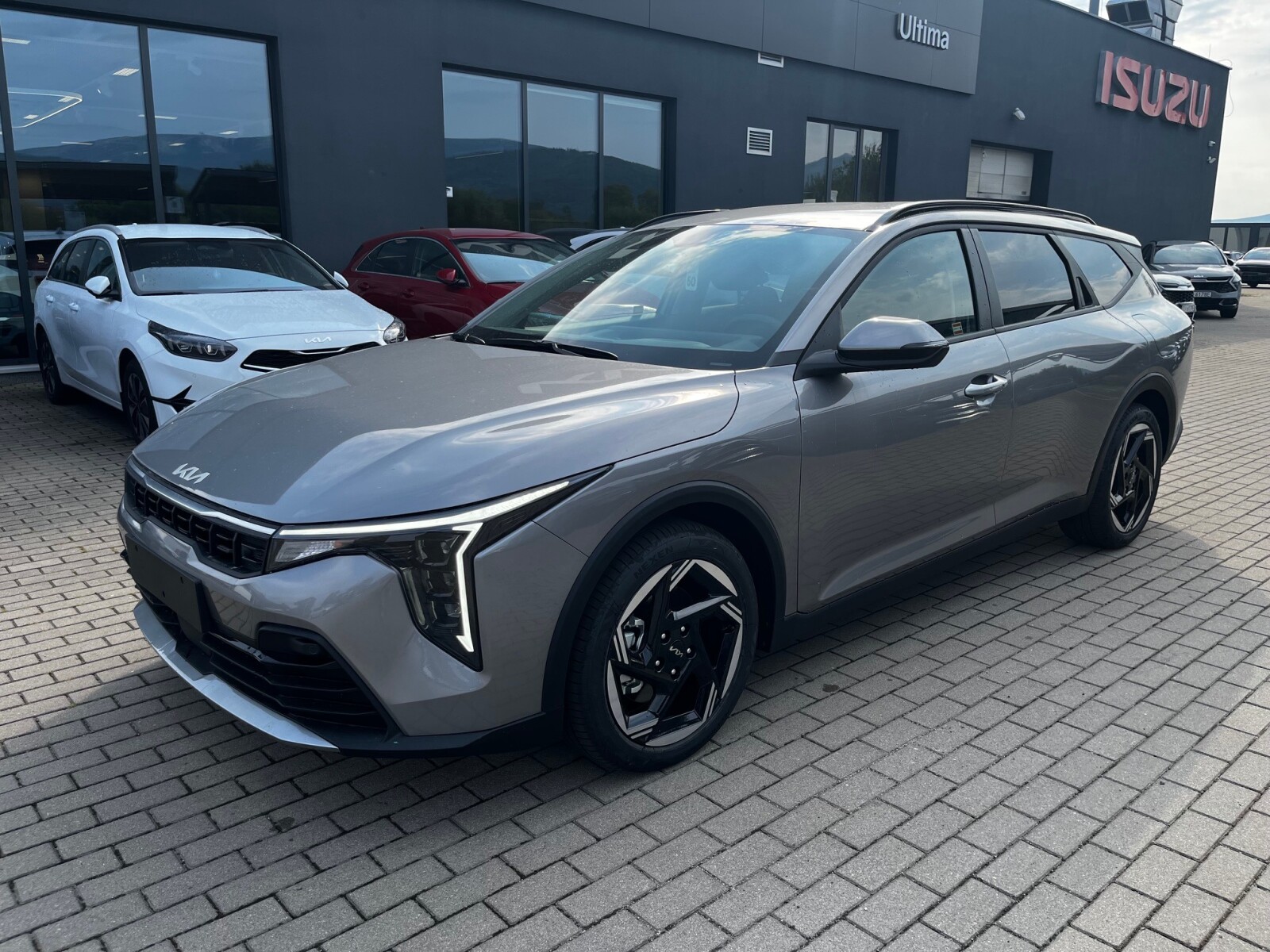 Kia K4