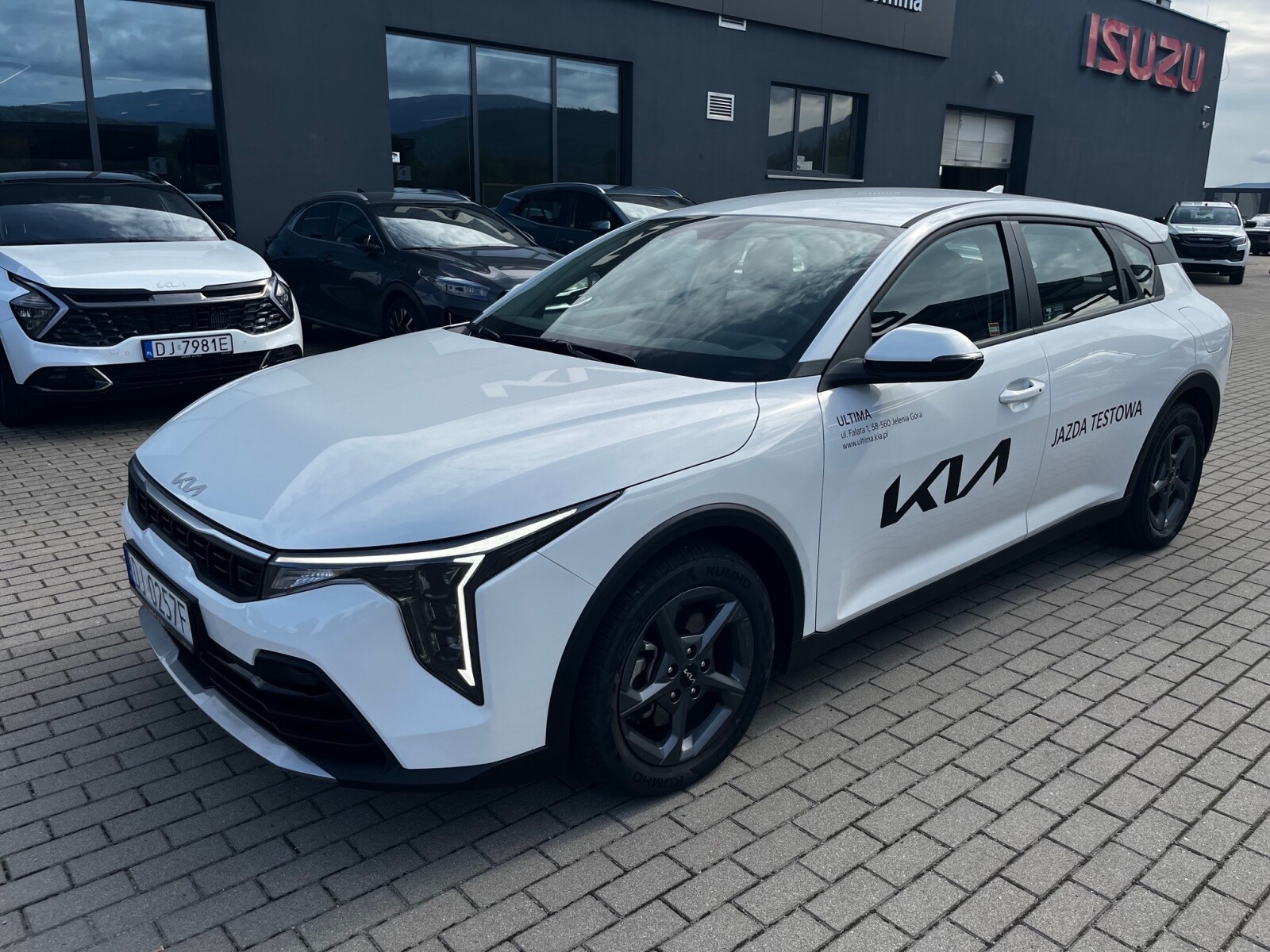 Kia K4